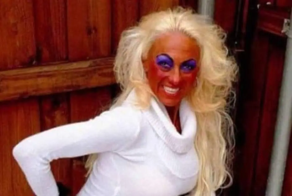 girls with out makeup 