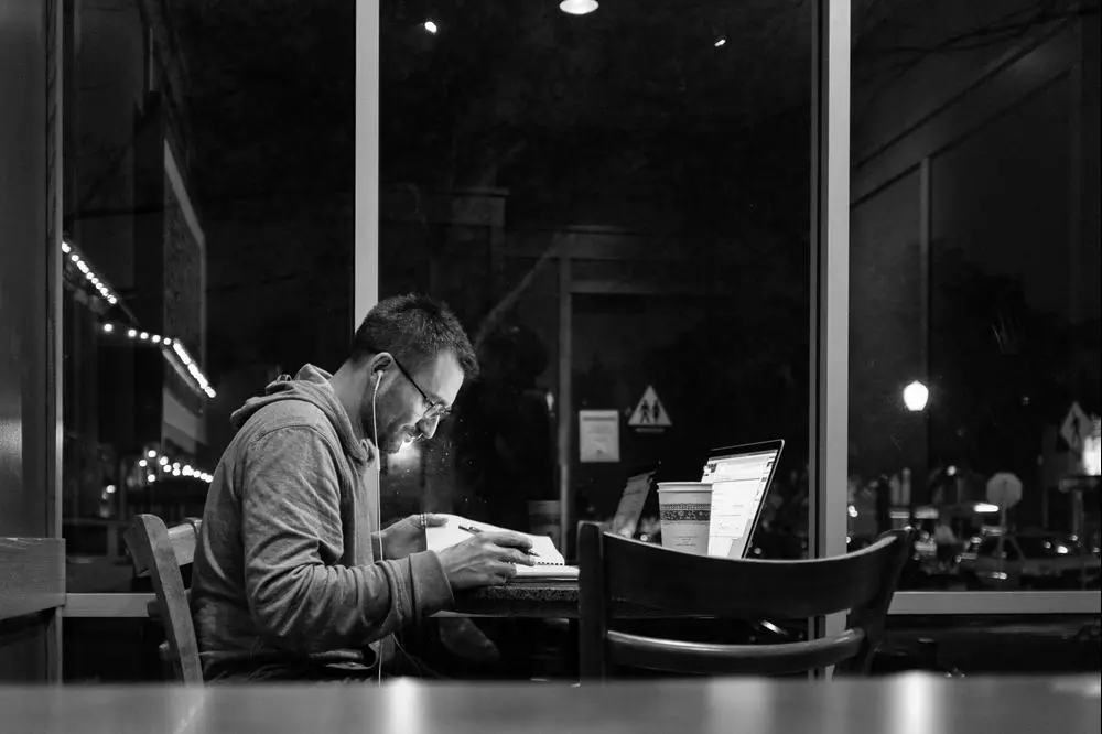 Putting In The Work - Sacramento - California
#photography #streetphotography

