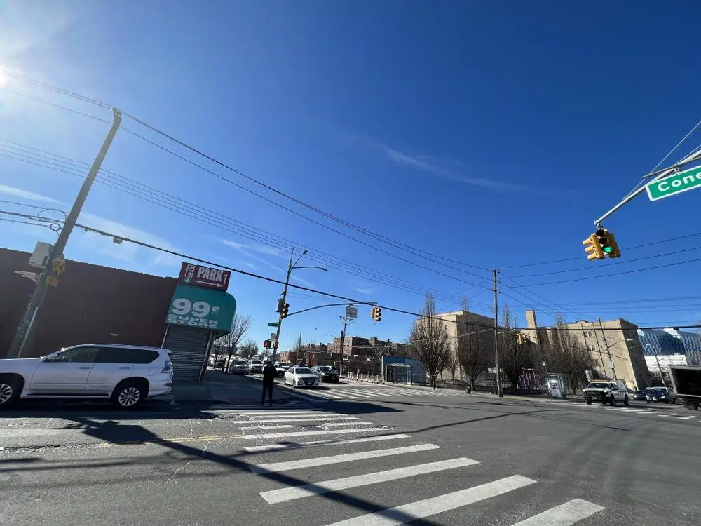 Brooklyn, NY
February 21, 2022
📷 by @ElrickErikose
#car #street #nyc #nyc2022 #brooklyn