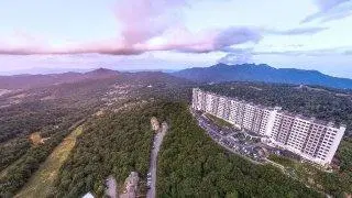 🌐 Grandfather Mountain seen from Sugar Mountain, North Carolina, USA