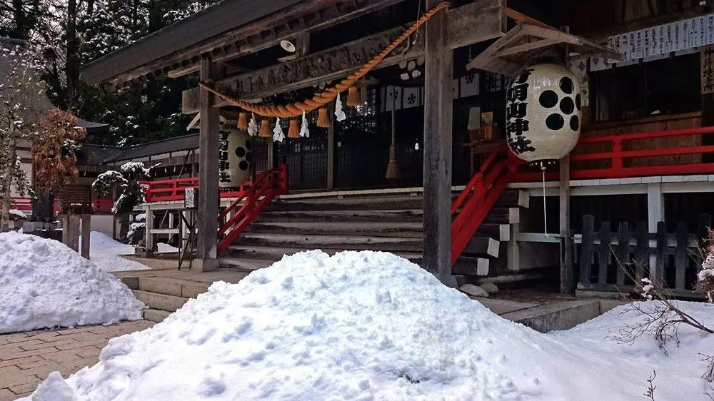 Shrine and snow
Azumino City, Nagano Prefeture, Japan

It has been cold since the beginning of March. I can't wait for a warm spring.