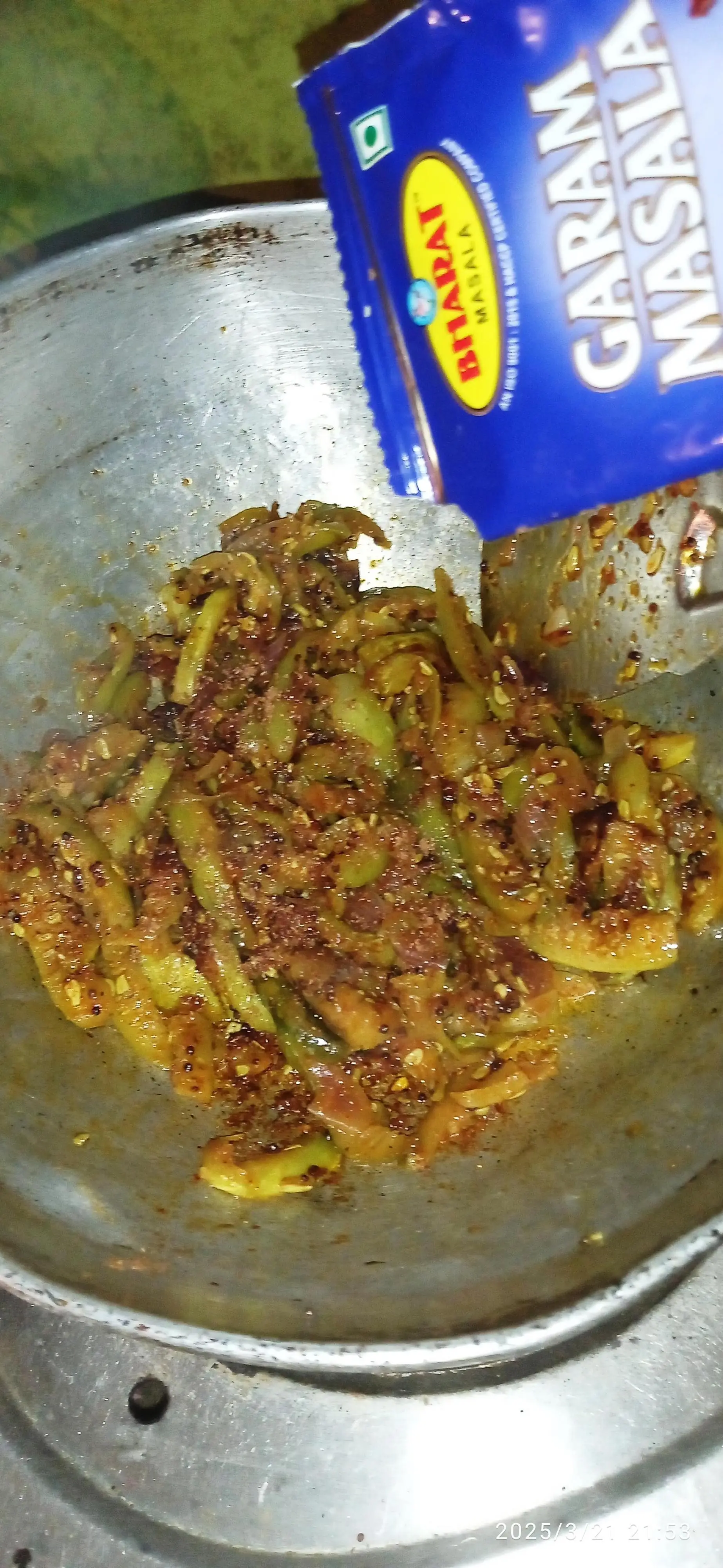 Cooking the dinner...
Spicy curry...