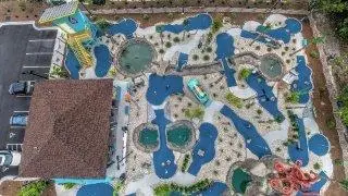 🌐 Surfs Up Mini Golf in Carolina Beach, North Carolina, USA