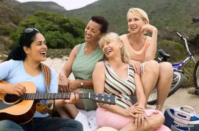  🌼🌸A HAPPY MAN IS ONE WHO BRINGS HAPPINESS TO A GREATER NUMBER.🌸✍🏾✨

 Be attentive and offer sincere compliments to brighten others' days. Encourage those around you, cultivate optimism, and be present for those going through difficult times. Get involved in your community and express gratitude towards those who bring joy into your life. By living authentically and positively, you can enrich your own happiness while contributing to the happiness of others.

#Take_care_guys 💖😀✨✌🏾