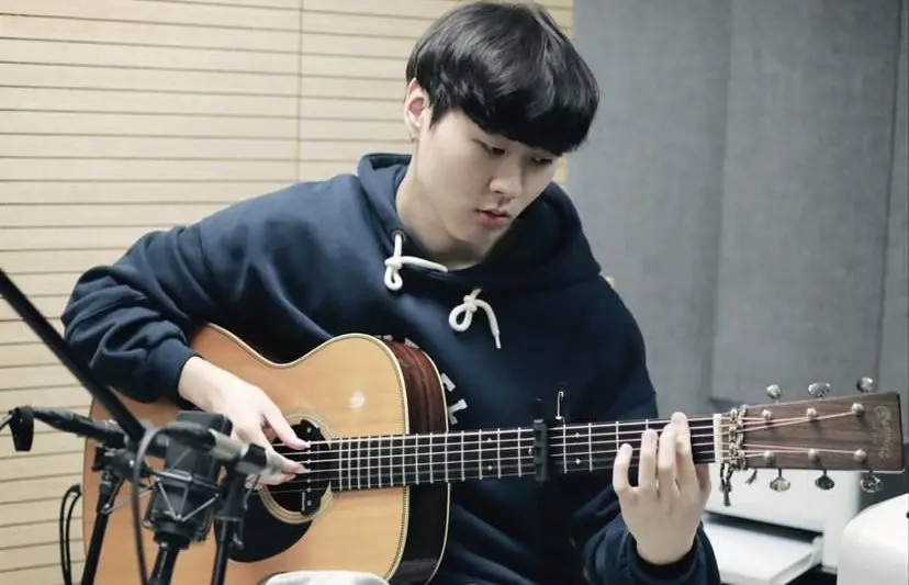 I'm starting to record an album.
The song that shook Asia is dope.