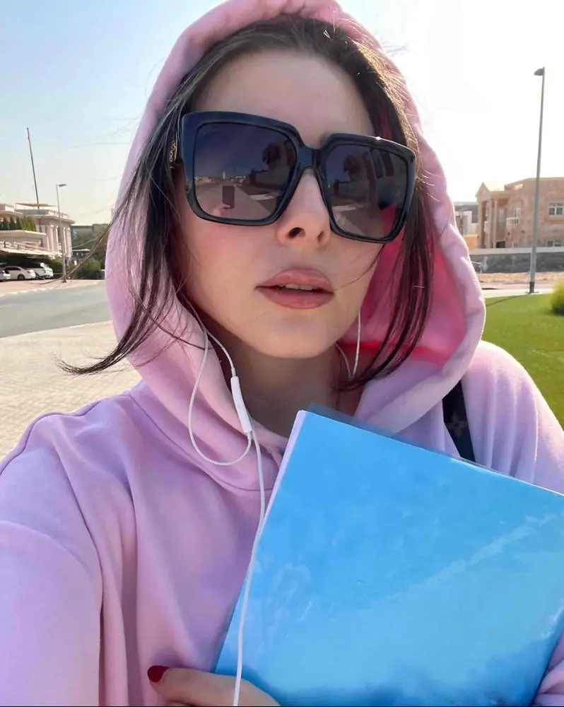 My worst nightmare is paperwork.  Yet here I am lol
Hey desofam, its been a while 🖤
.
.
.
#deso
#lifestyle
