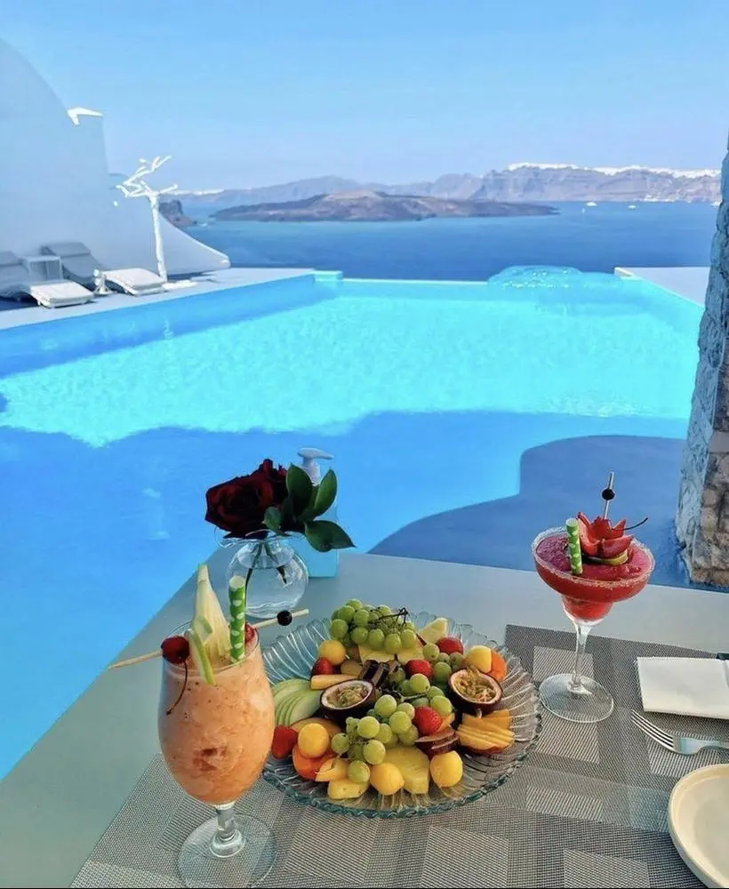 A date with a view like this. 🌴