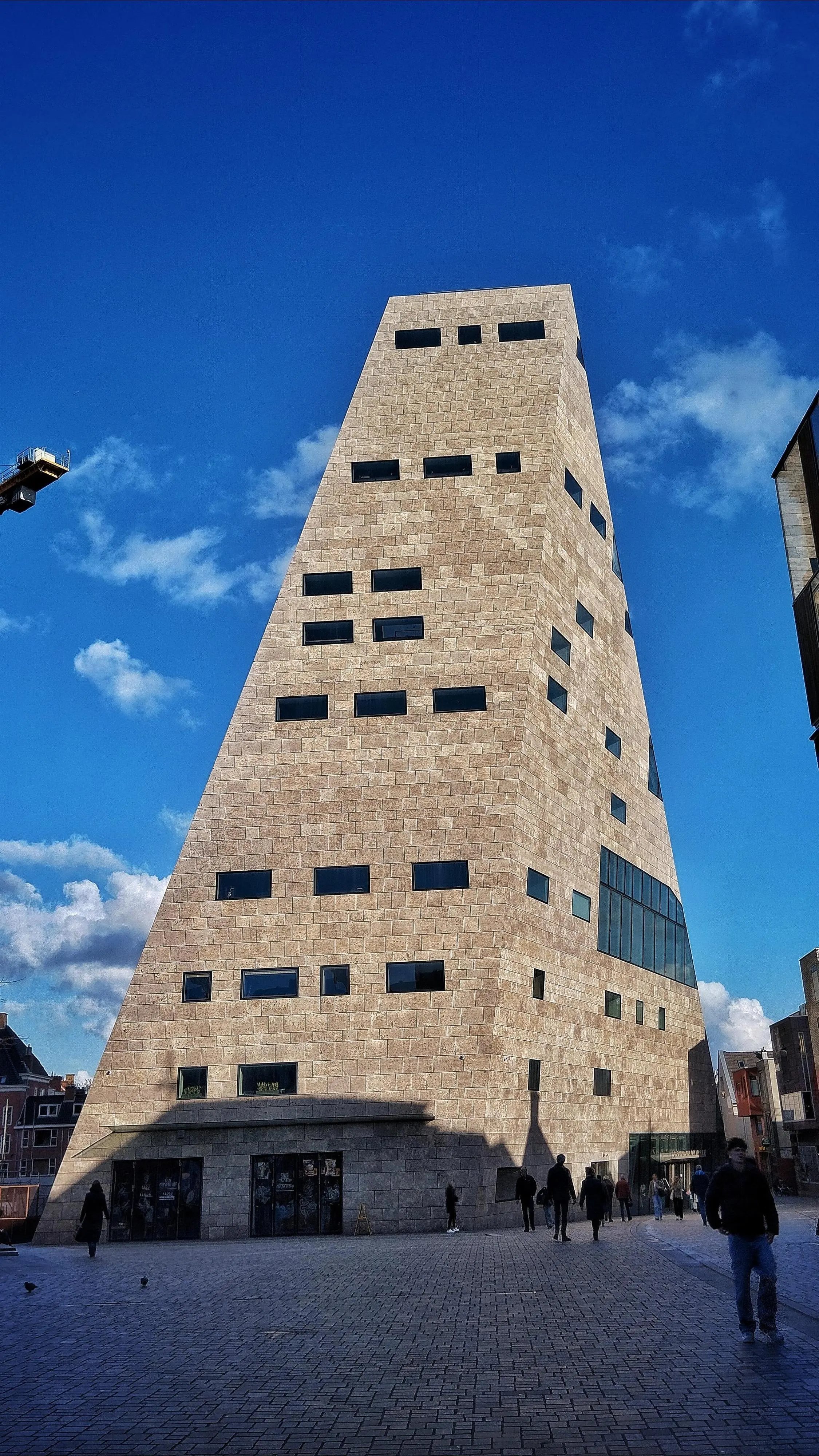 The Forum building in Groningen. 



\#nl
