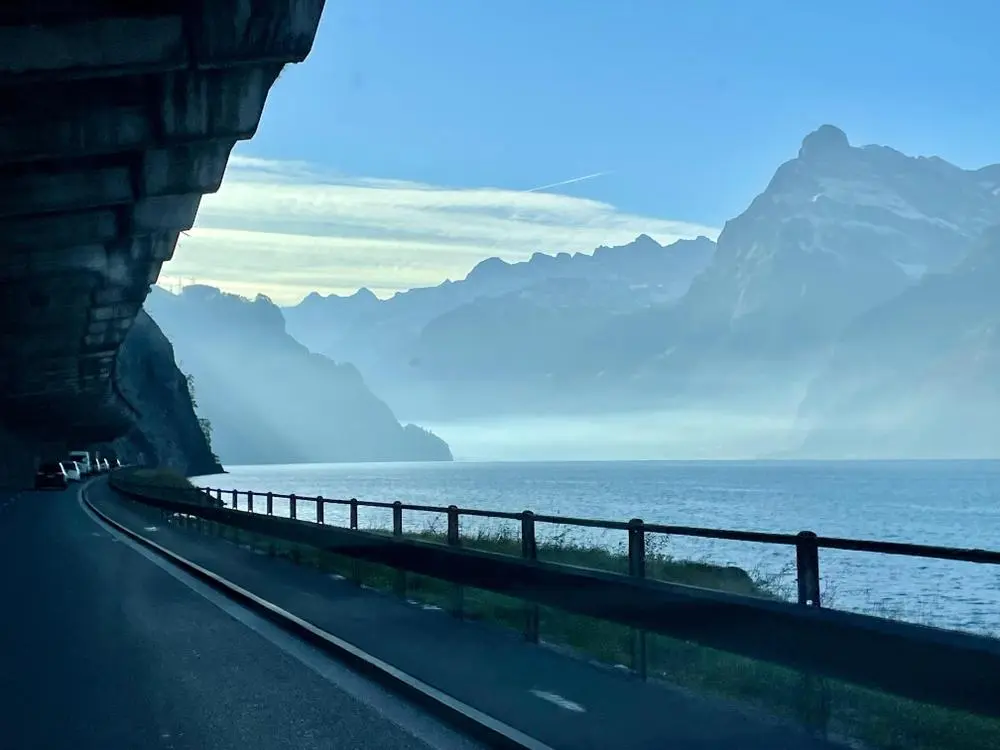 Quick shot taken out of the car window this morning, on the Axenstrasse (Axen road).
Lake Lucerne, as so often :)

https://en.wikipedia.org/wiki/Axenstrasse

#switzerland #photography #lake #naturephotography #mountains 
@PhotographersCorner 