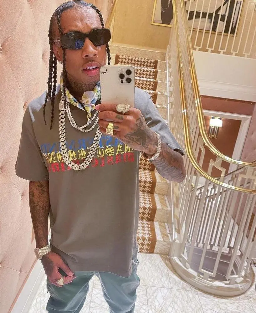 I don't care whose who, looking at the man in the mirror that's the best view..