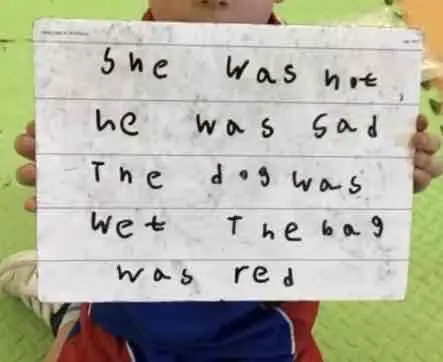 GM #desofam ☕️
 “She was hot” lol 😁  Writings of my 5 y o haha 
.
.
.
#deso
#lifestyle 
#morning 
