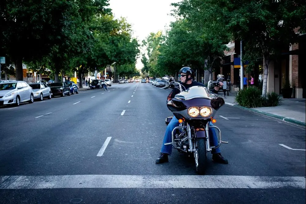 Weekend Warrior - Sacramento - California
#streetphotography #photography 

Posted via @desofy
