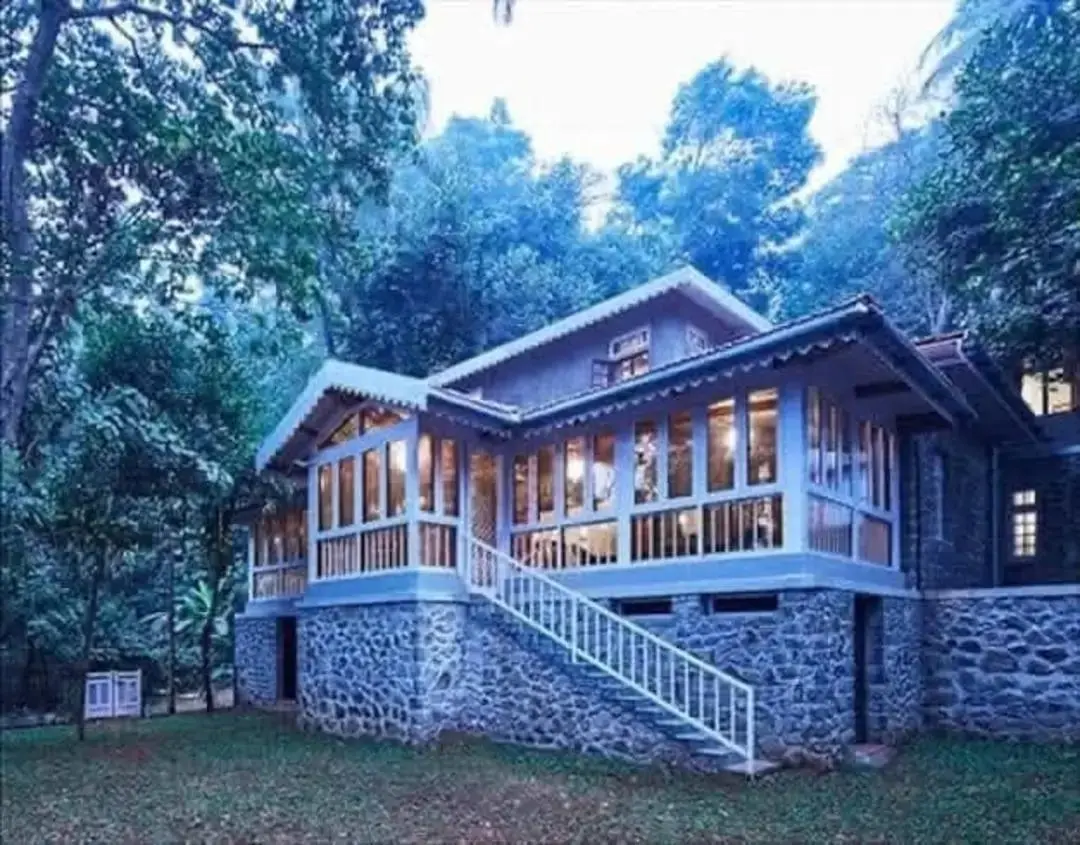 A heritage house in the hill station of Khandala on the SAHYADRI or the WESTERN GHATS.


The Sahyadri are a hill range that start from the north of Mumbai and go all the way to the south of the country.