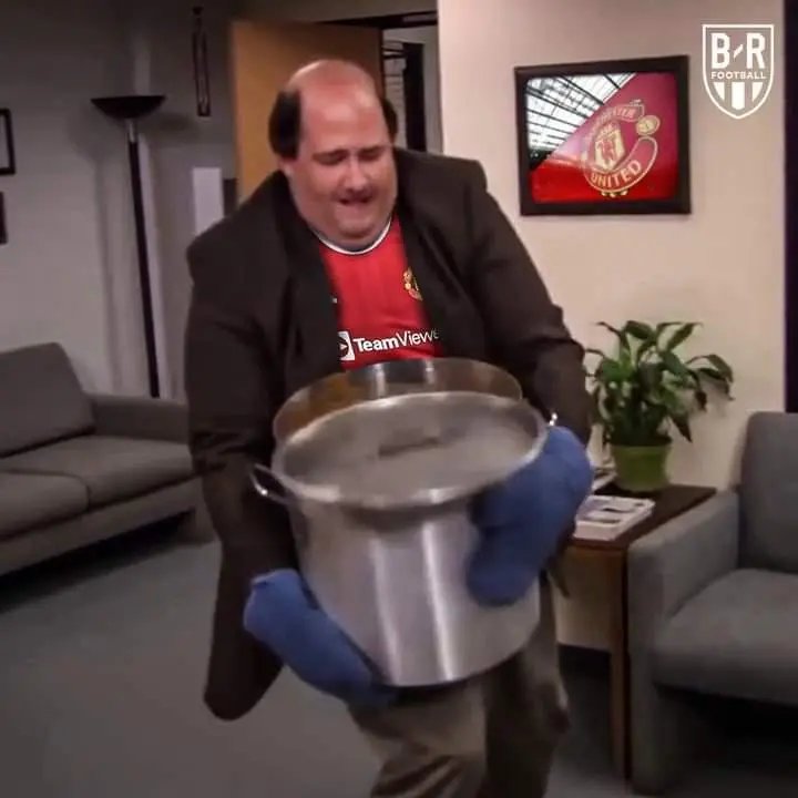 Manchester United let a two-goal lead slip in less than two minutes 😩

52’ Leeds 0-2 Man Utd
54’ Leeds 2-2 Man Utd