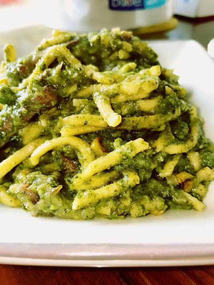 Creamy and cheesy spinach pasta!