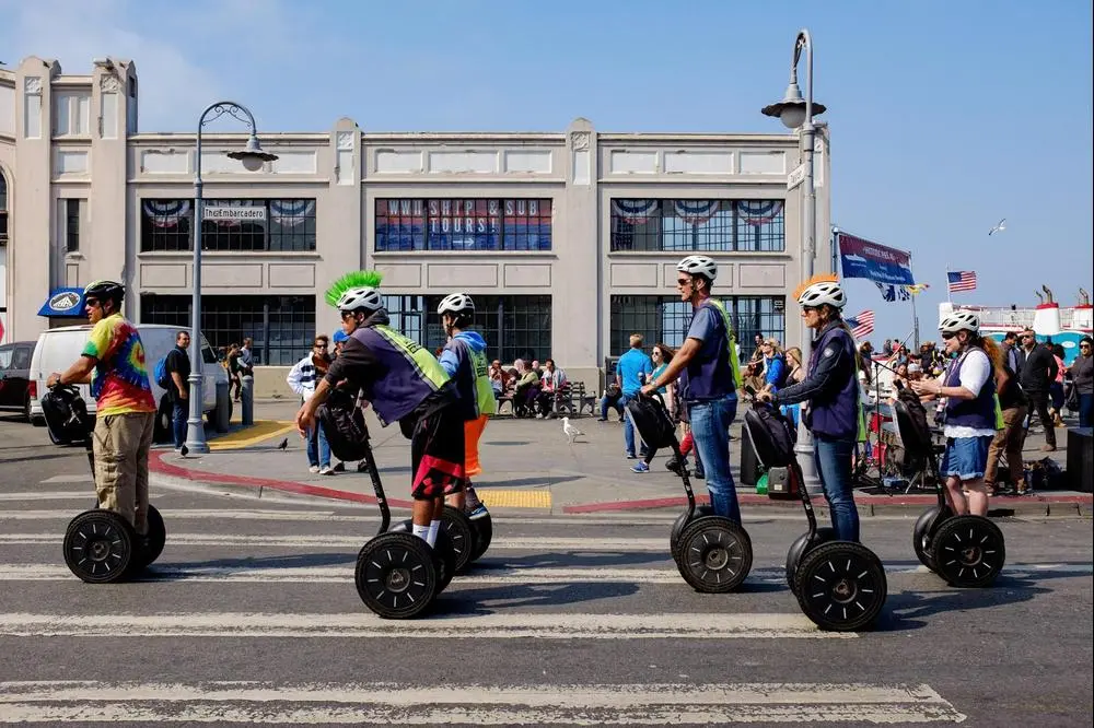 Rollin’ - San Francisco - California
#streetphotography #photography 


Posted via @desofy