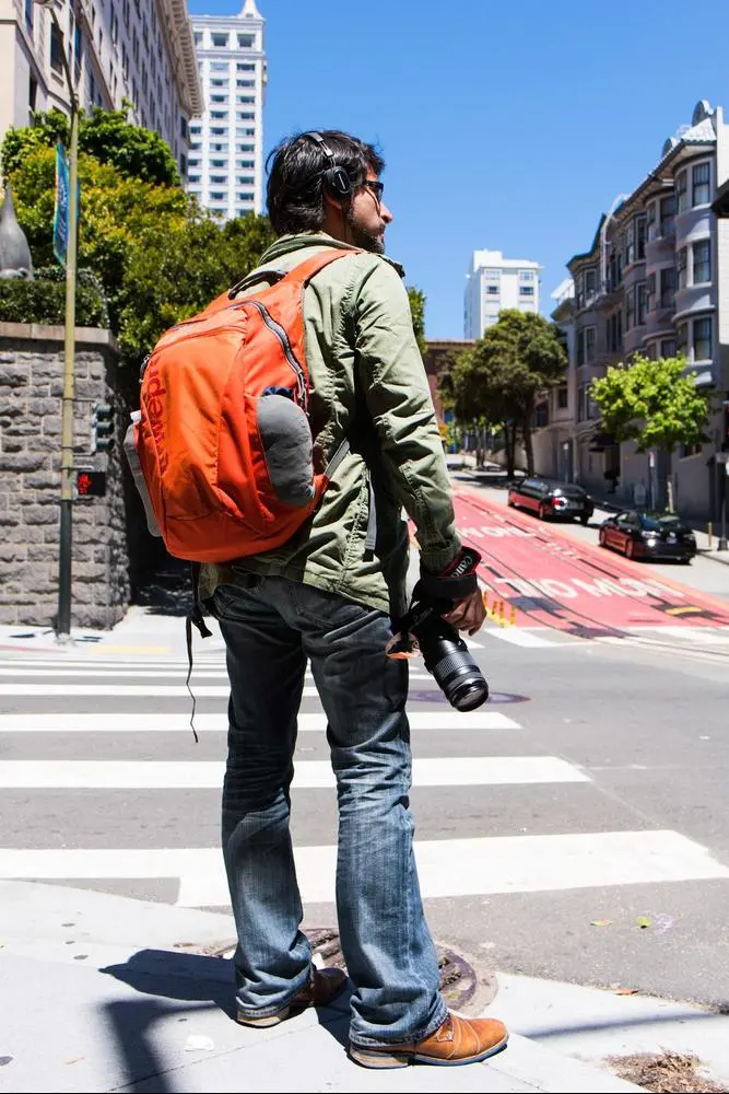 Sometimes the photographer becomes the photographed, caught this guy while walking around San Francisco California.

#streetphotography #photography #sanfrancisco 