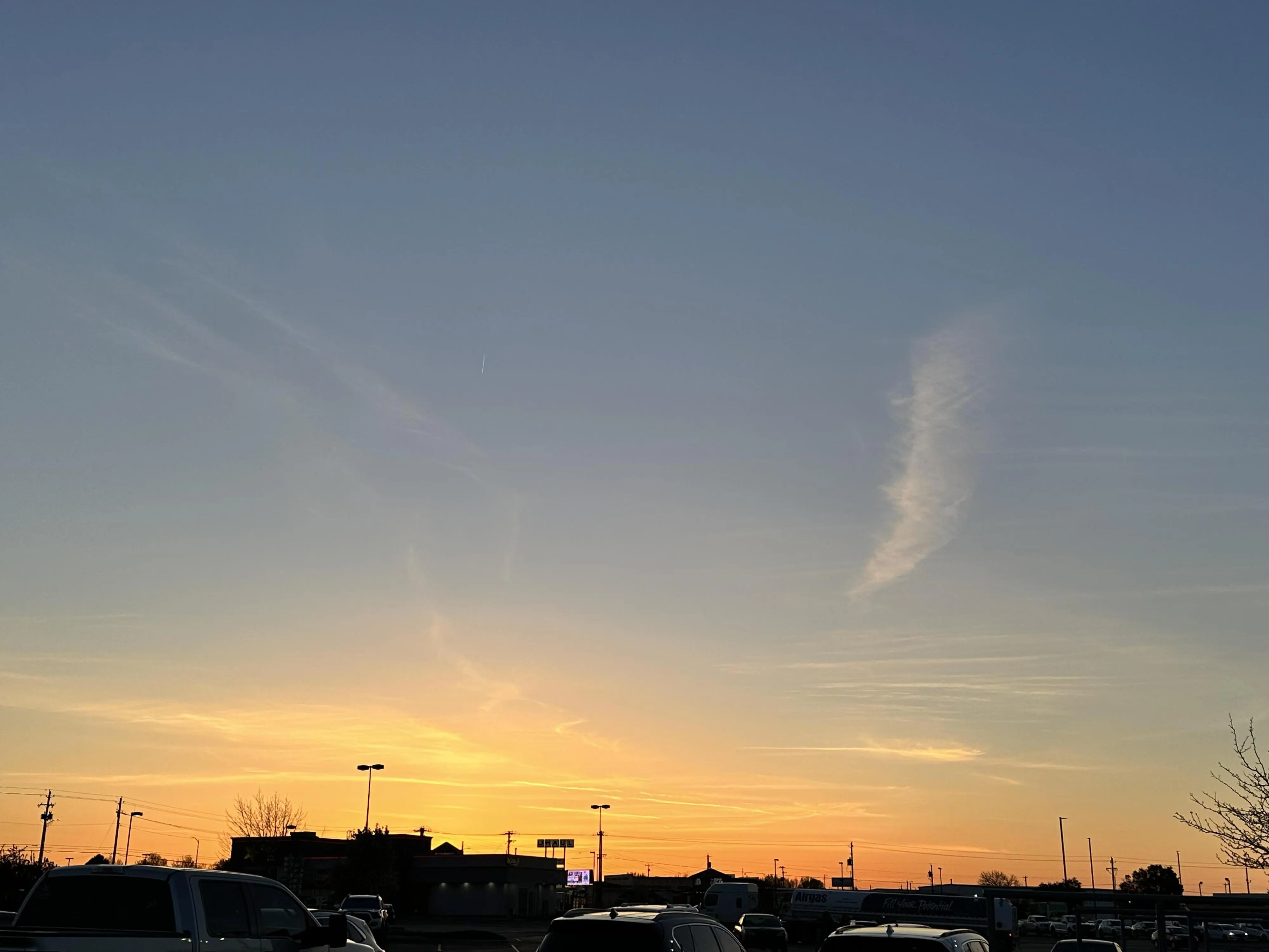 Comment on this post with the last sunset picture you took to receive a Diamond 💎…